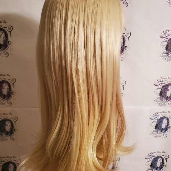 Custom wig - Picture 2 of 2